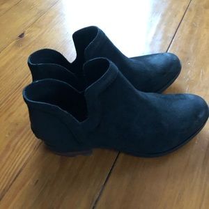 Sorel Lolla cutout bootie